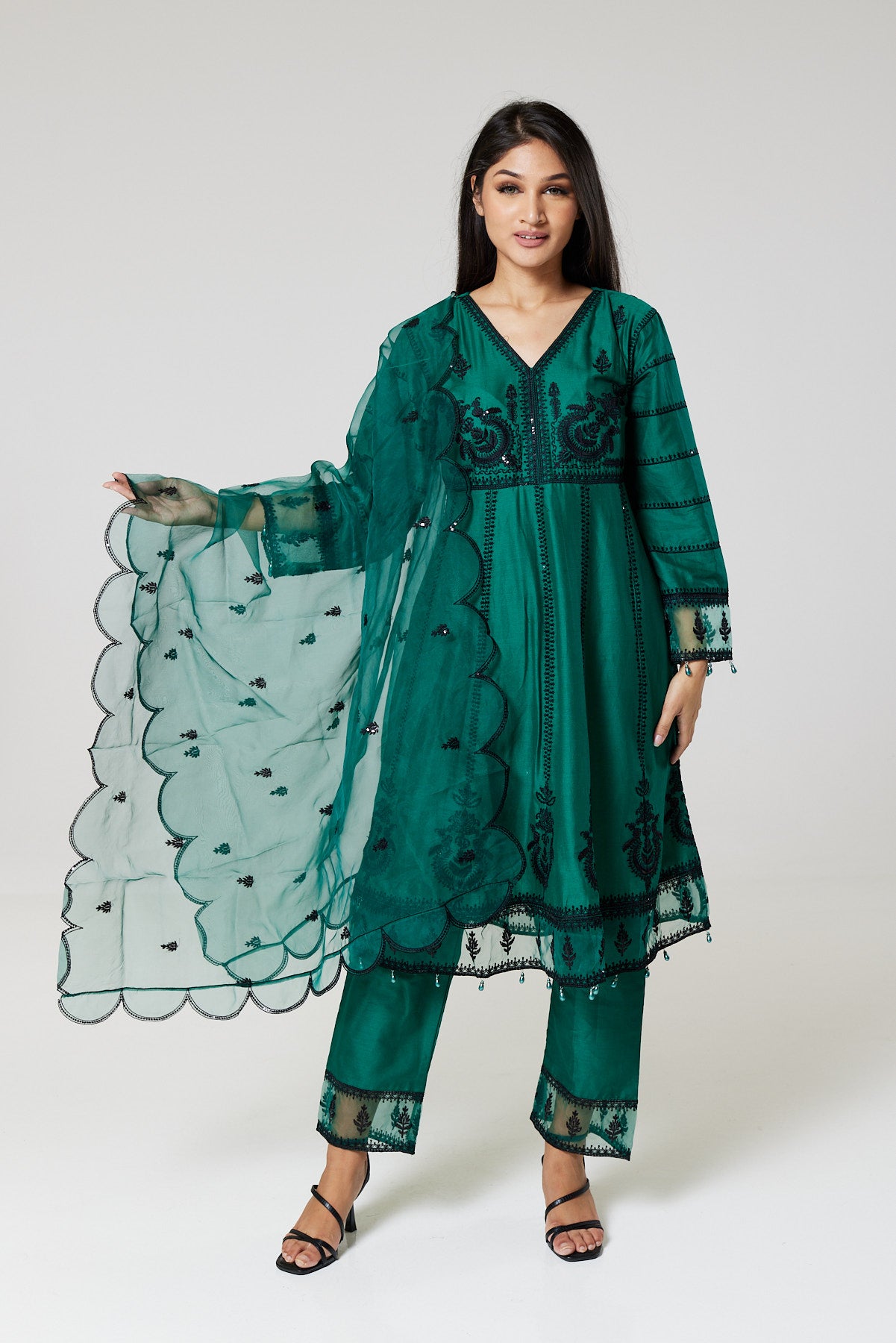 Green Embroidered Viscose Suit BG0616